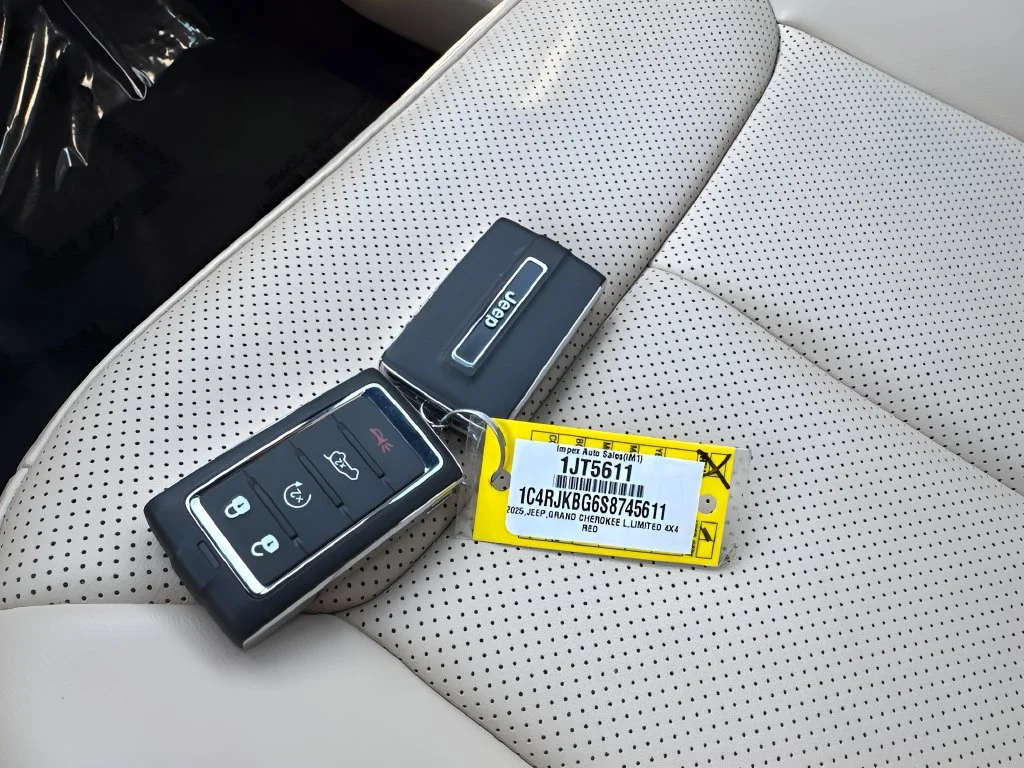 Used 2025 Red Jeep Limited image 33
