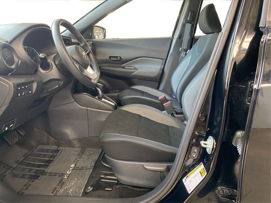 Used 2020 Black Nissan S image 7