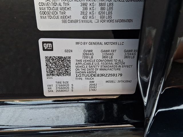 Certified Used 2024 Onyx Black GMC SLT image 26