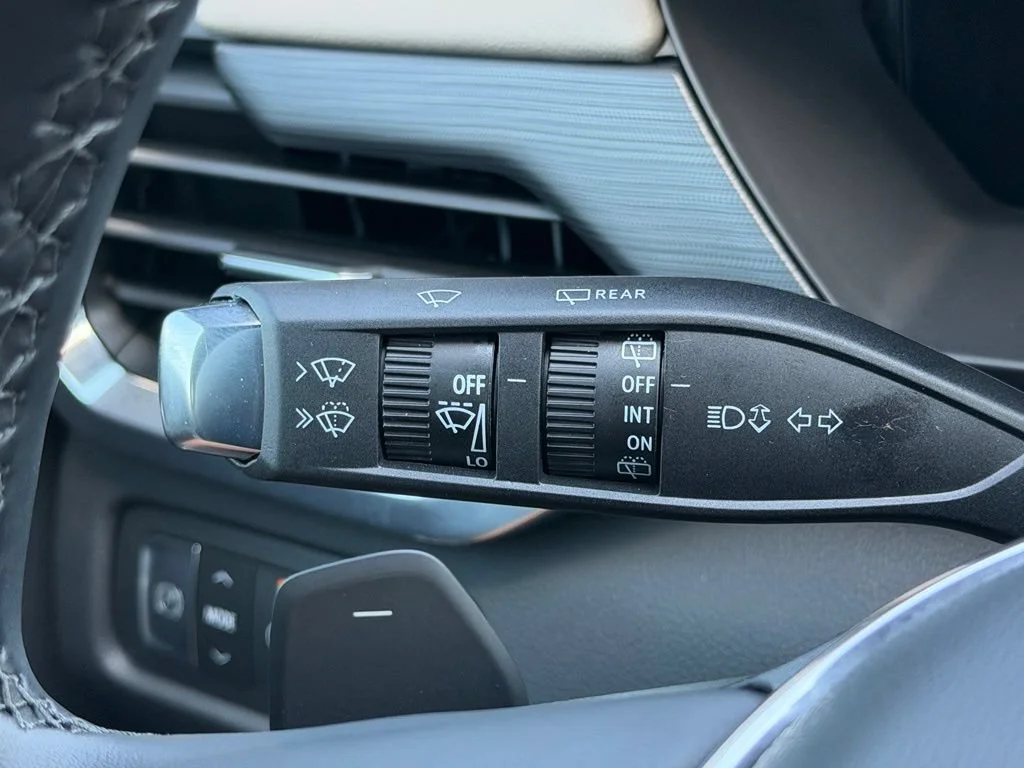 New 2026 Sterling Metallic GMC Elevation image 13