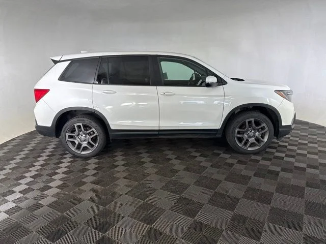 Used 2023 White Honda EX-L image 5