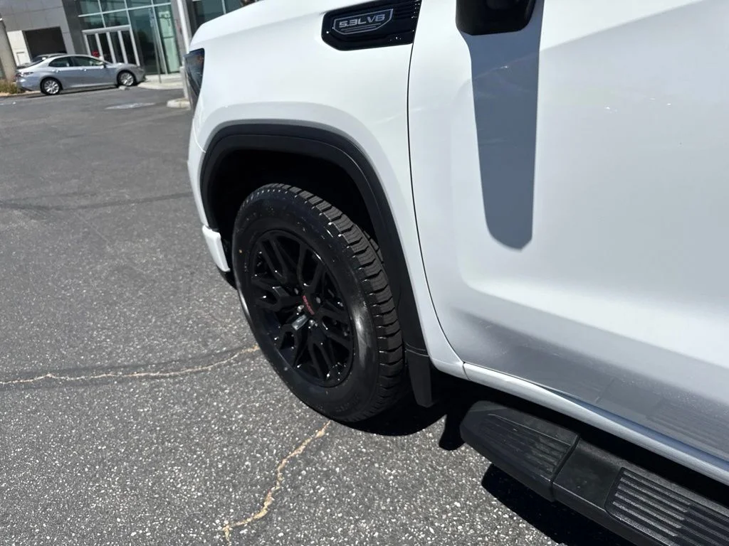 Used 2022 White GMC Elevation image 10