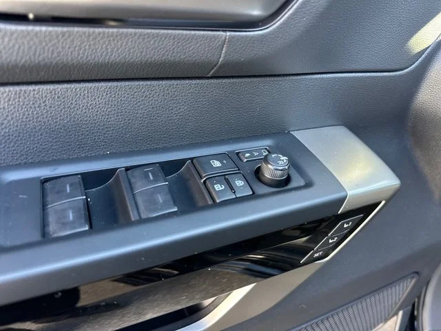 2025 Toyota Tundra Limited - Photo 13