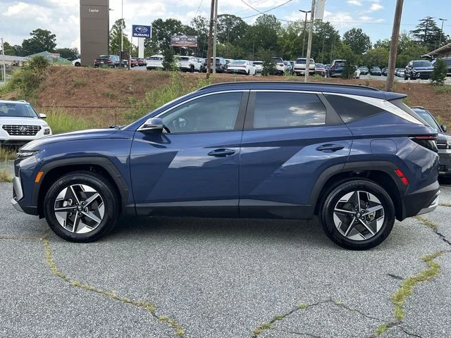 Used 2025 Blue Hyundai SEL Convenience image 10