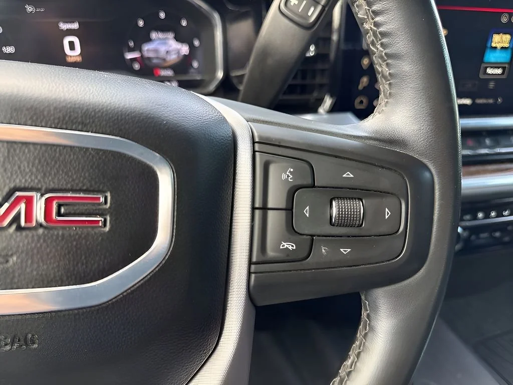 Used 2024 Summit White GMC Elevation image 14