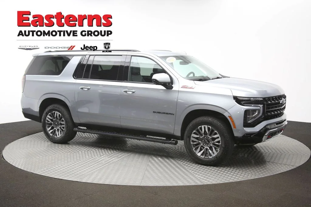 Used 2025 Gray Chevrolet Z71 image 50