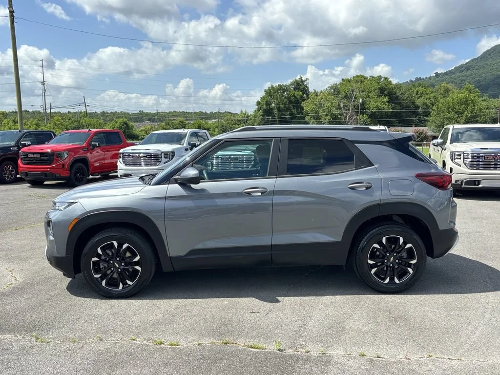 Used 2021 SATIN STEEL METALLIC Chevrolet LT image 6