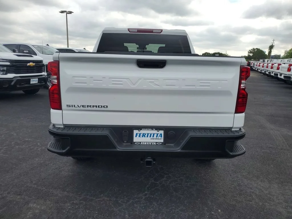 New 2026 Summit White Chevrolet WT image 18