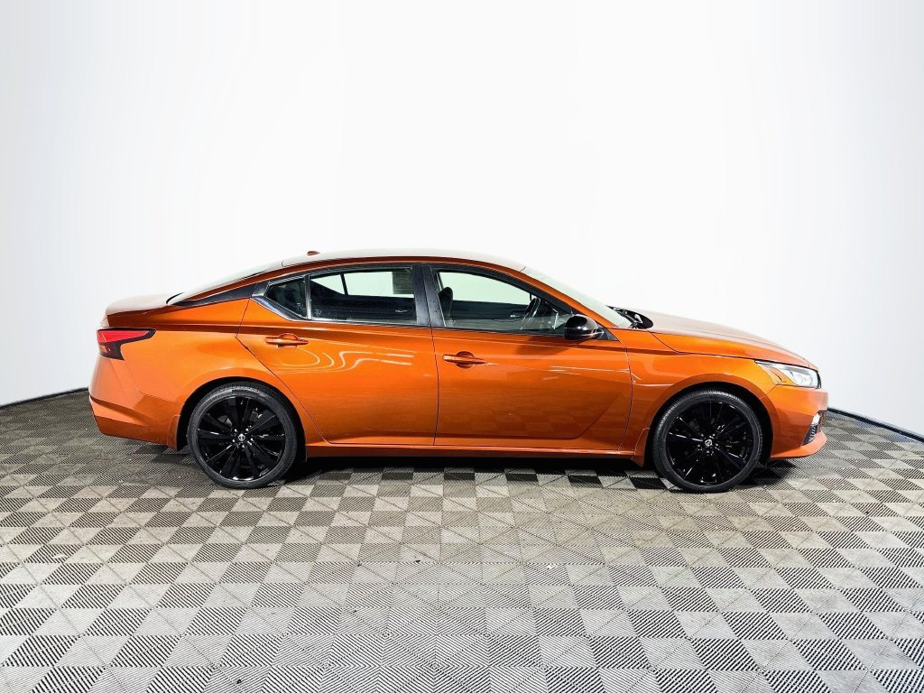 Used 2022 Sunset Nissan 2.5 SR image 5
