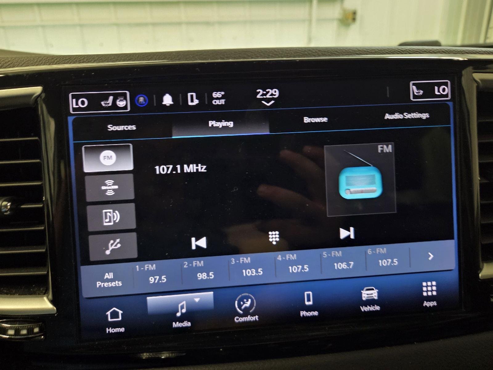Used 2023 Brilliant Black Crystal Pearlcoat Chrysler Touring L image 28