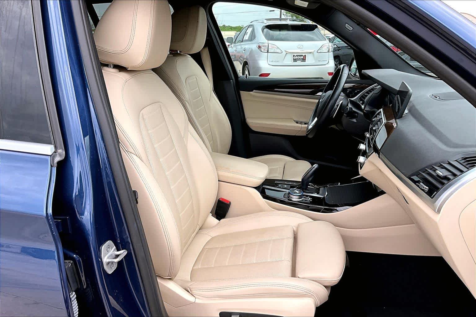 Used 2021 Phytonic Blue Metallic BMW xDrive30i image 9