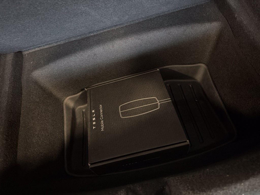 Used 2024 Stealth Gray Tesla Long Range image 8