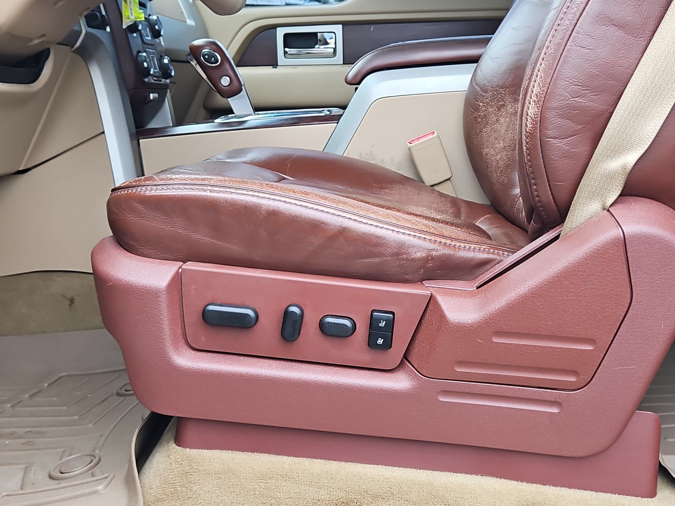Used 2013 White Platinum Metallic Tri-Coat Ford King Ranch image 35