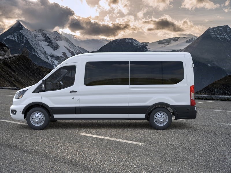 New 2026 Oxford White Ford XLT image 3