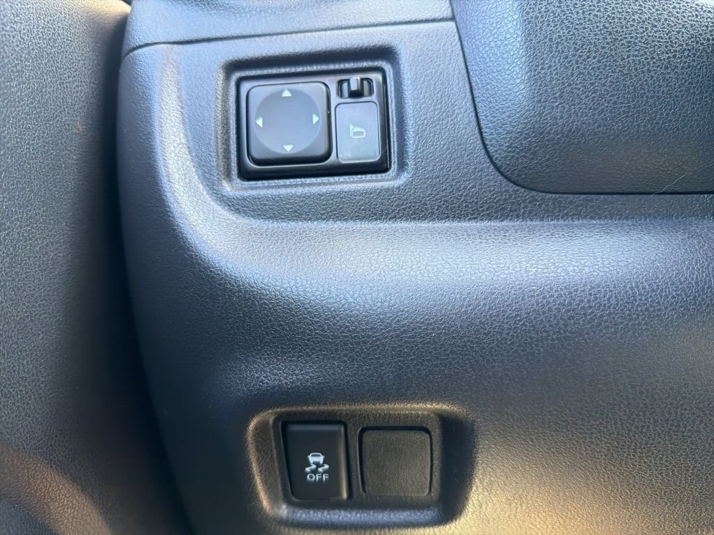 Used 2018 Silver Nissan 1.6 SV image 20