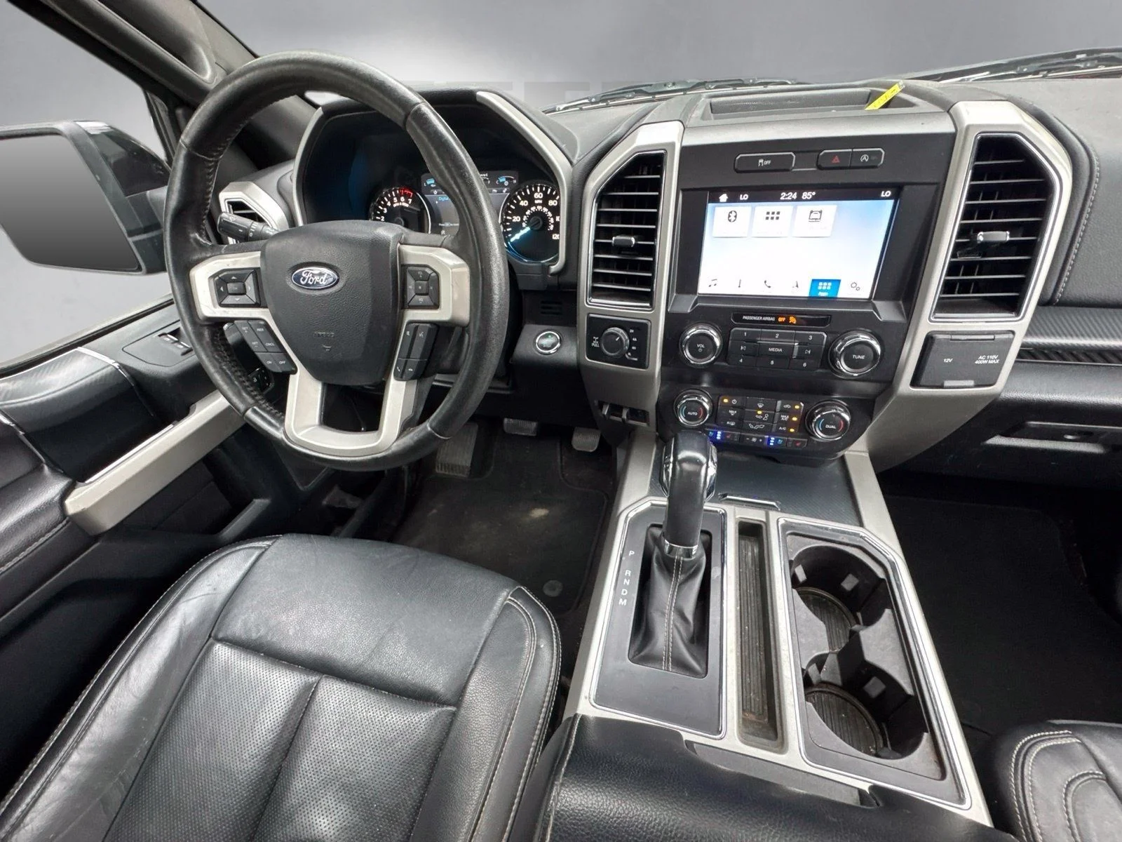 Used 2019 Agate Black Metallic Ford Lariat image 4