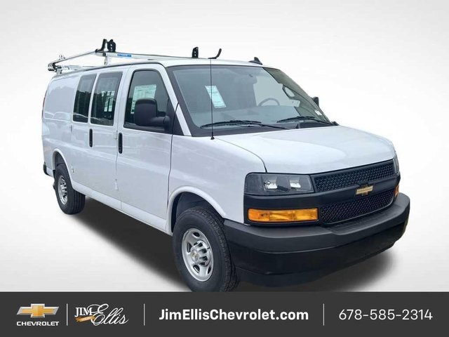 2025 Chevrolet Express Cargo WT