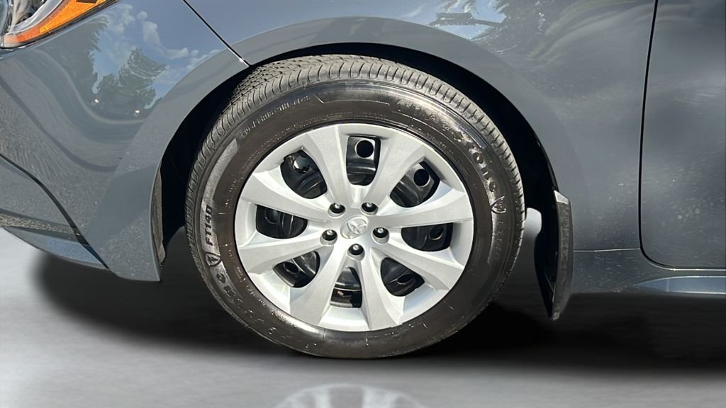 2025 Toyota Corolla LE - Photo 25