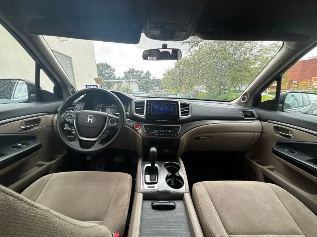 Used 2018 Black Honda EX image 19