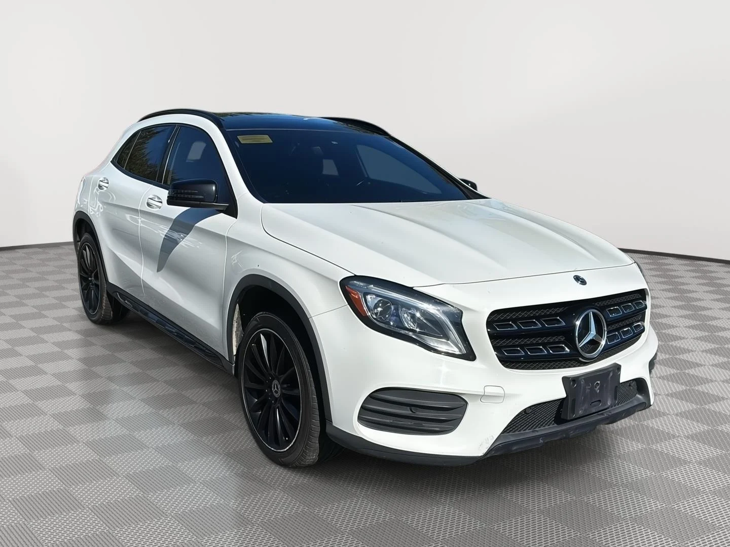 Used 2019 Polar White Mercedes-Benz GLA 250 image 3