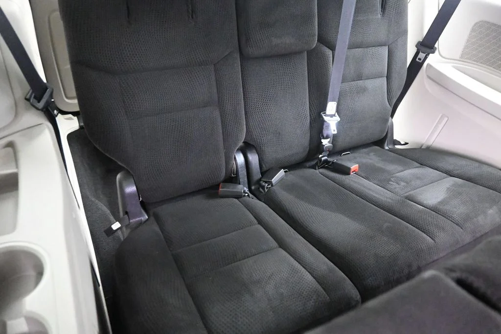 Used 2014 Silver Dodge SXT image 11