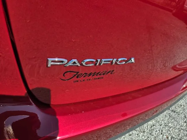 New 2026 Red Hot Pearl-Coat Exterior Paint Chrysler Select image 10