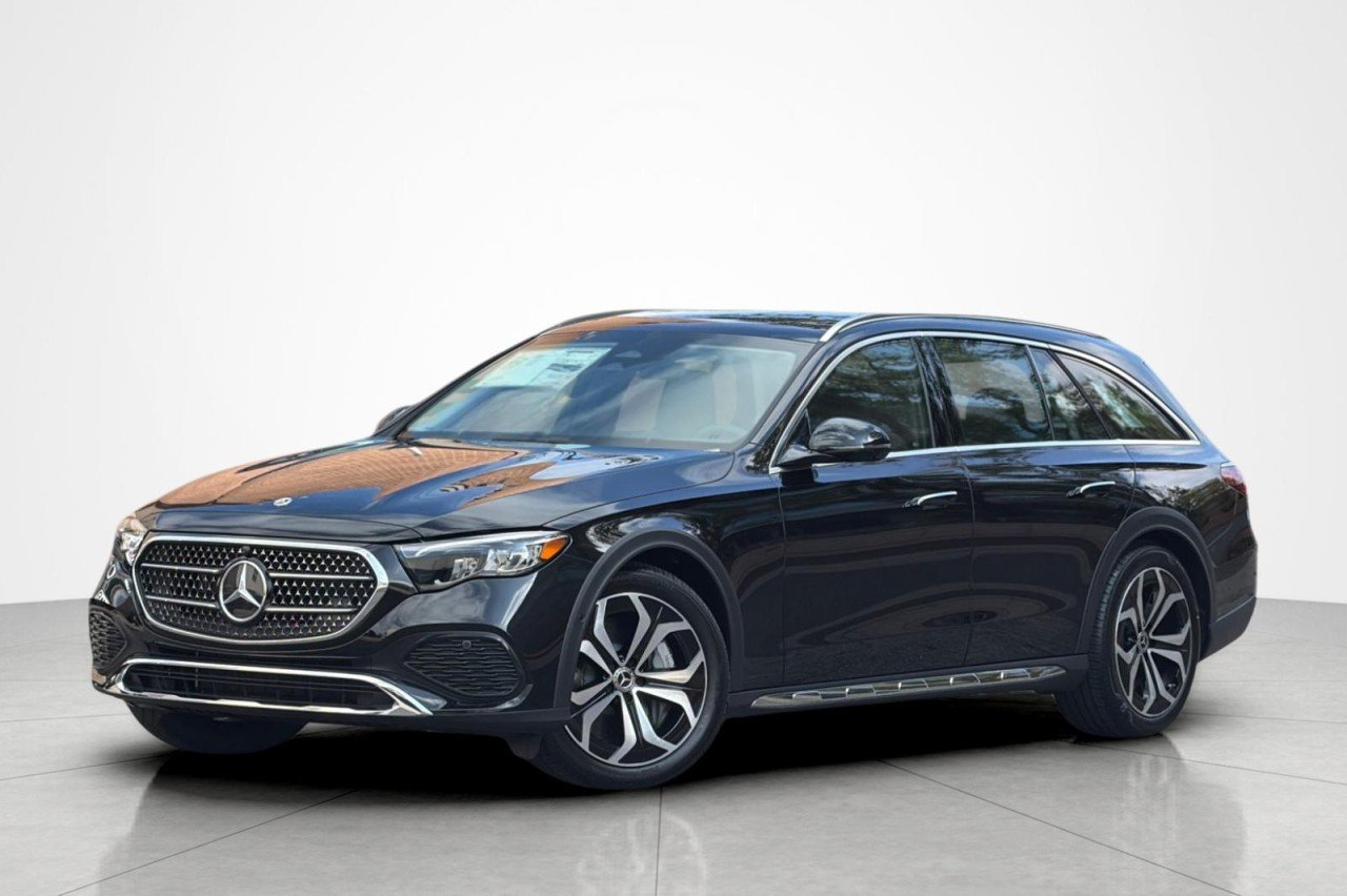 2026 Mercedes-Benz E-Class E450 4MATIC All-Terrain's photo