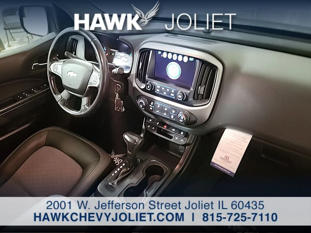 Used 2018 Gray Chevrolet Z71 image 24
