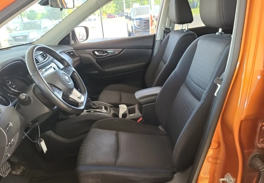 Used 2019 Orange Nissan SV image 5