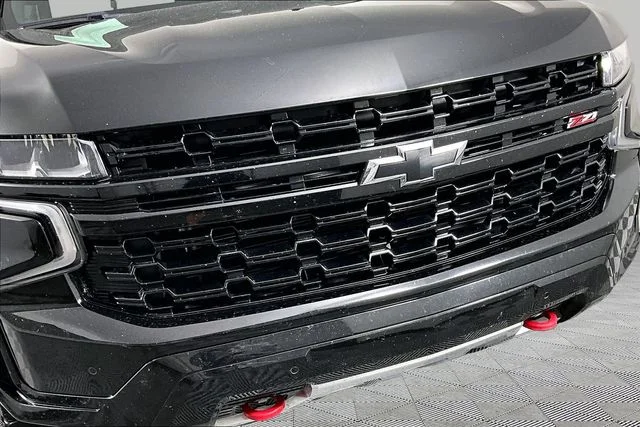 Used 2023 Black Chevrolet Z71 image 31