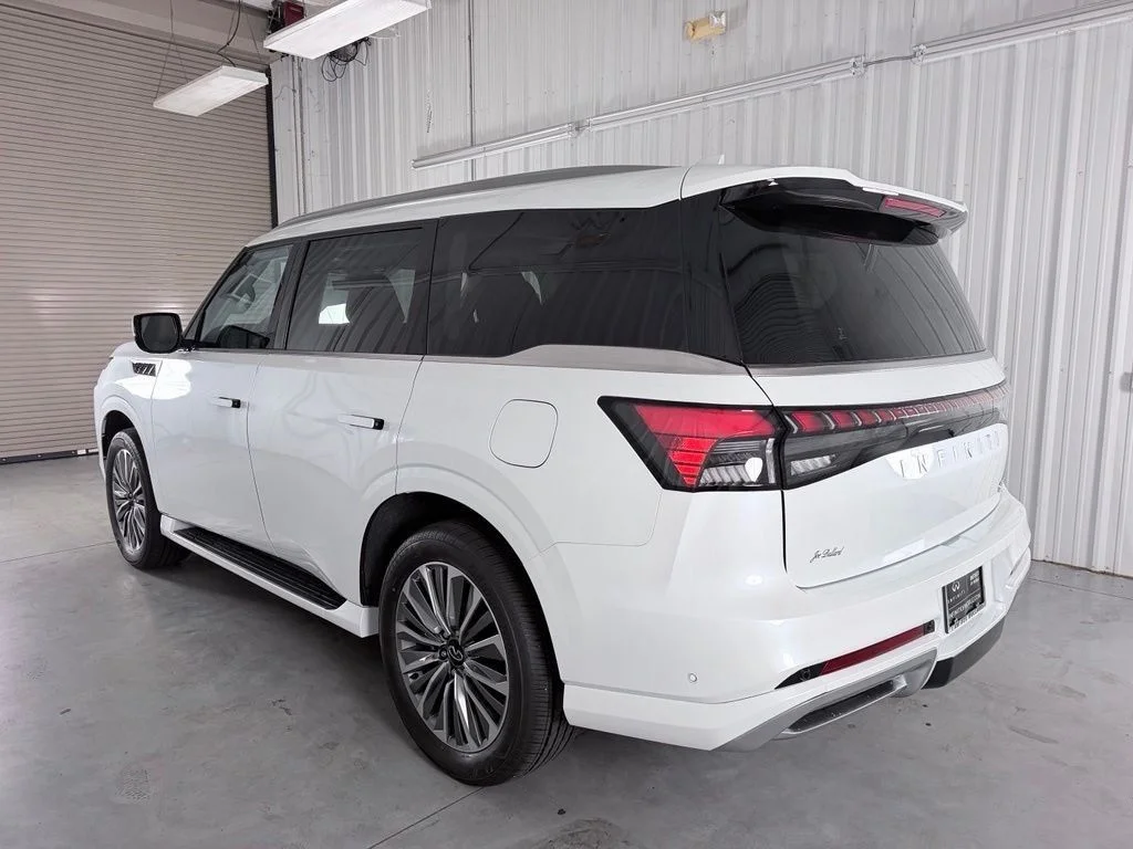 New 2027 RADIANT WHITE INFINITI Luxe 2WD image 4