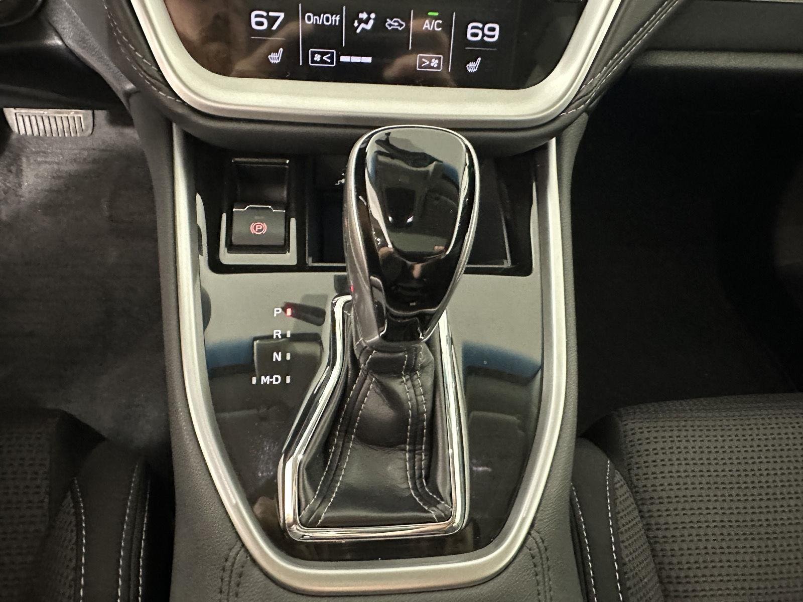 Used 2021  Subaru  image 31