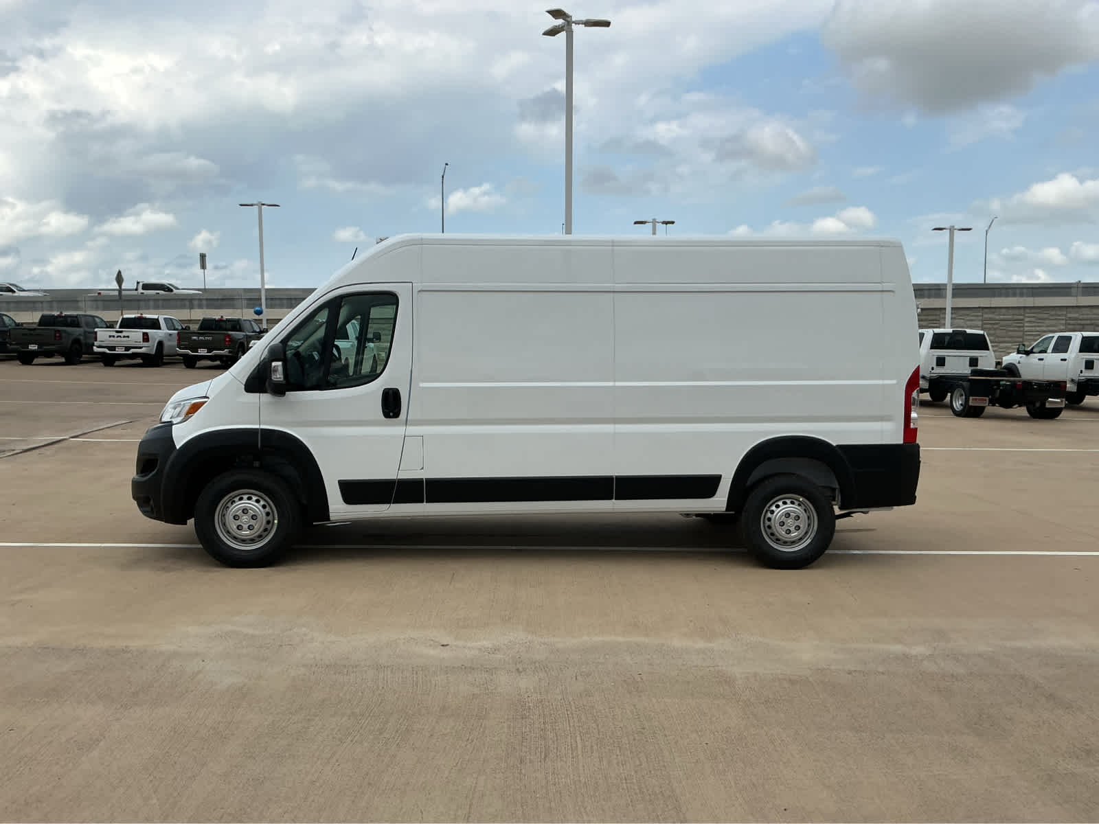 New 2026 Bright White Clear-Coat Exterior Paint RAM Tradesman image 10