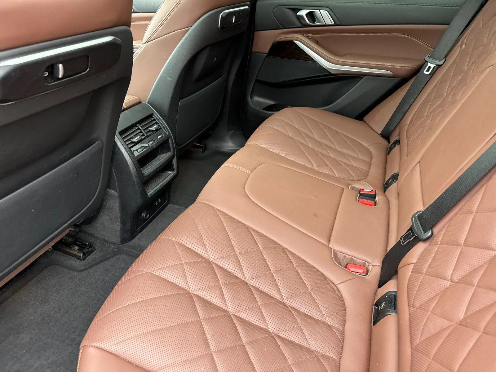 Used 2024 Manhattan Green Metallic BMW xDrive50e image 11