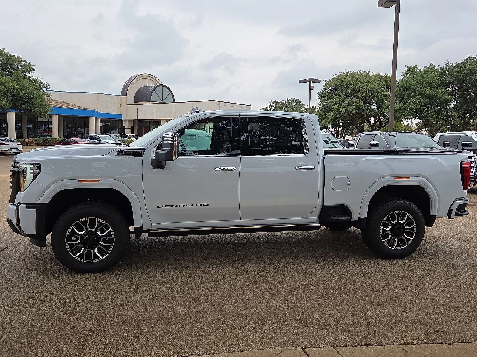 2026 GMC Sierra 2500HD Denali Ultimate - Photo 2