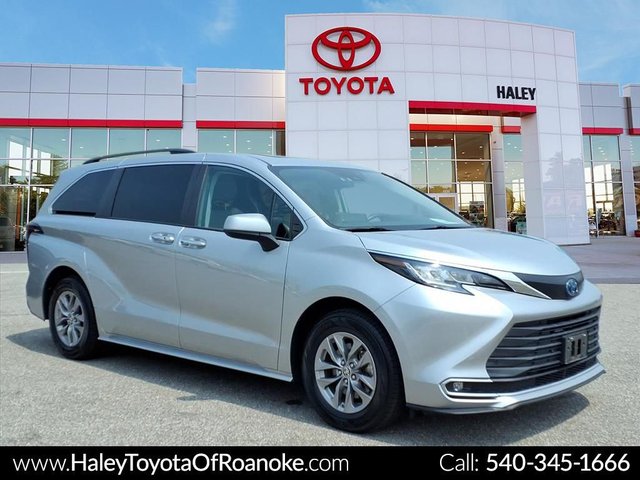 2023 Toyota Sienna XLE
