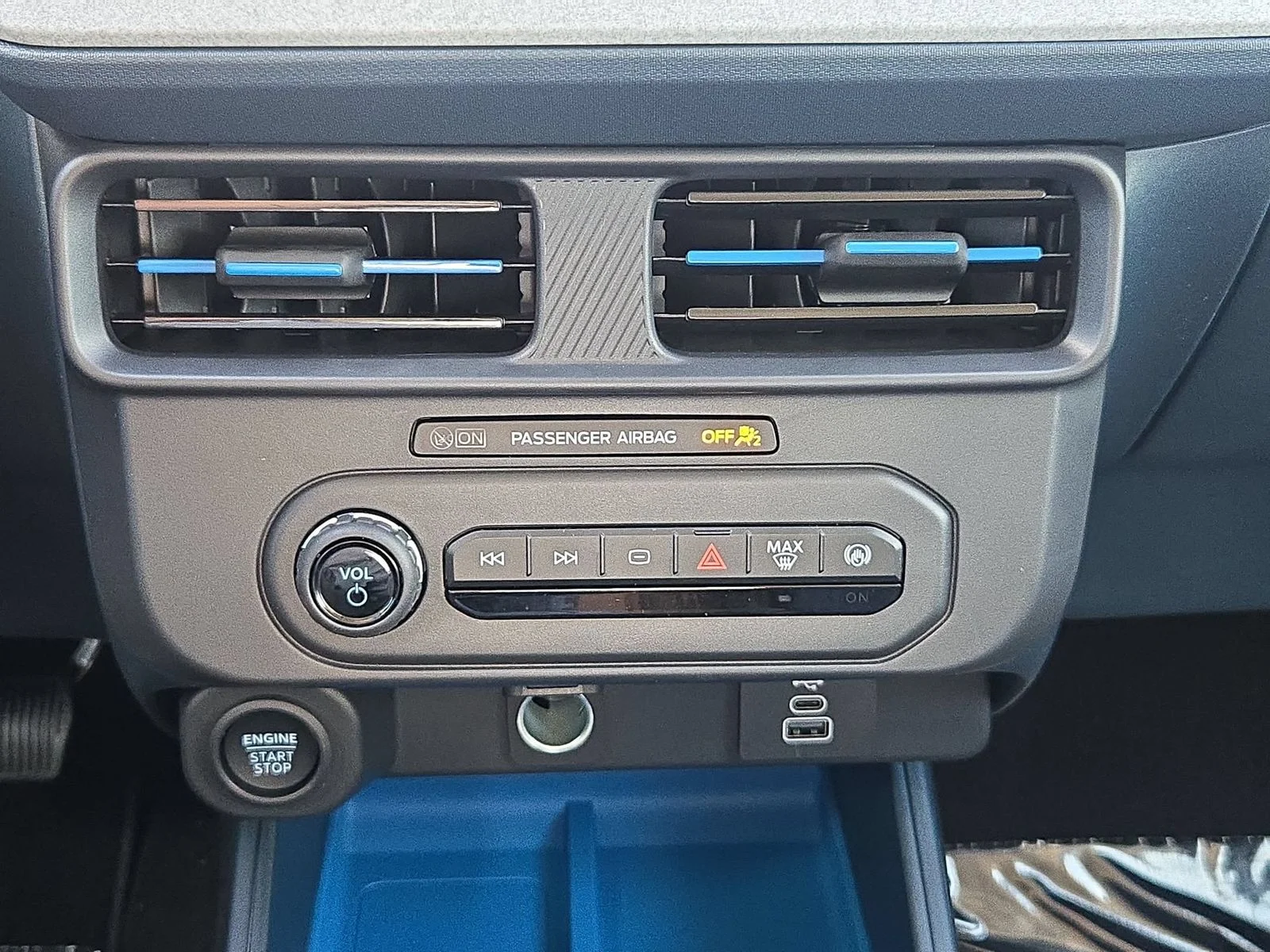 New 2026 Oxford White Ford XLT image 21