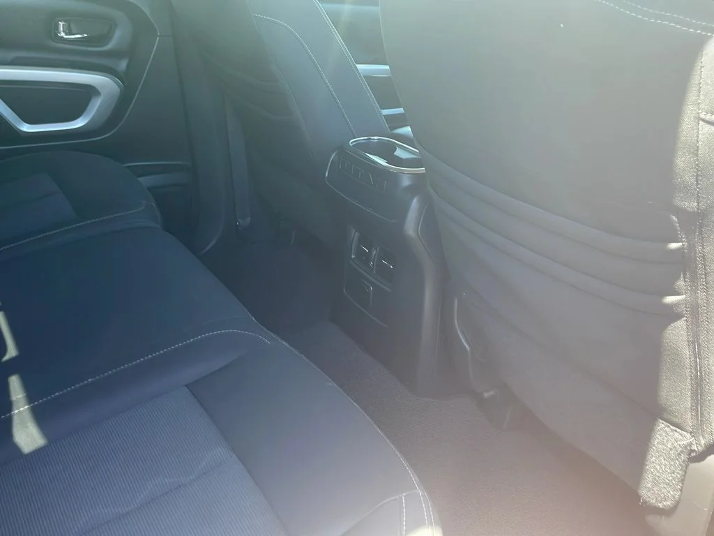 Used 2017 Cayenne Red Nissan SV image 21