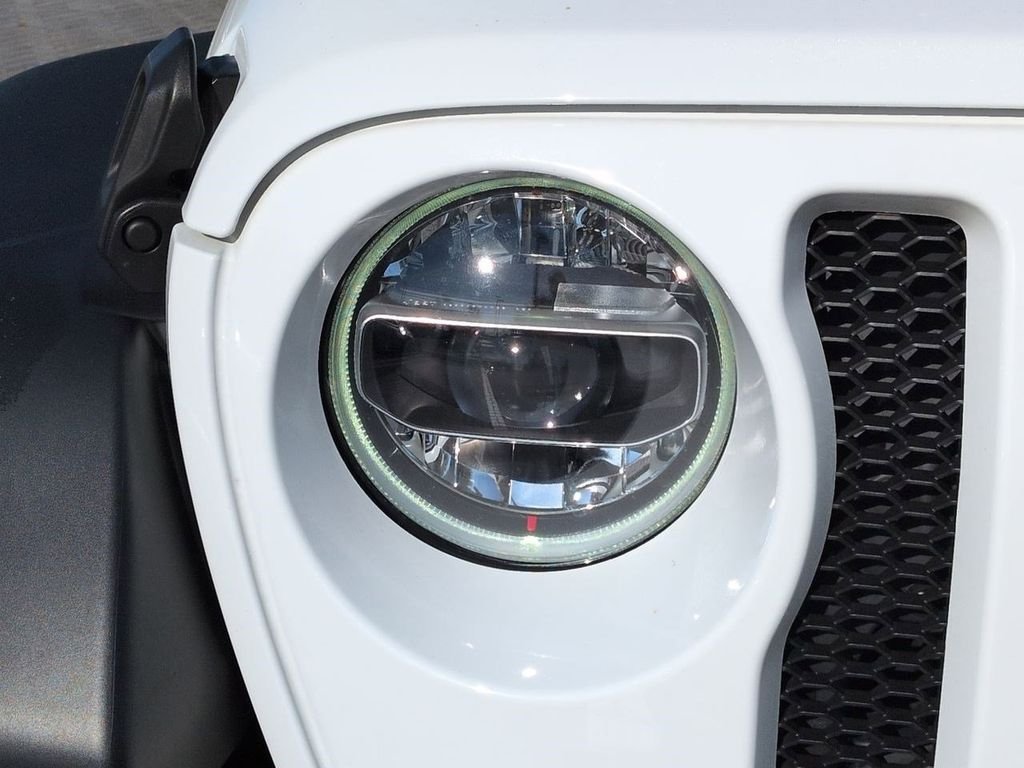 Used 2021 Bright White Clearcoat Jeep Unlimited Sport S image 11