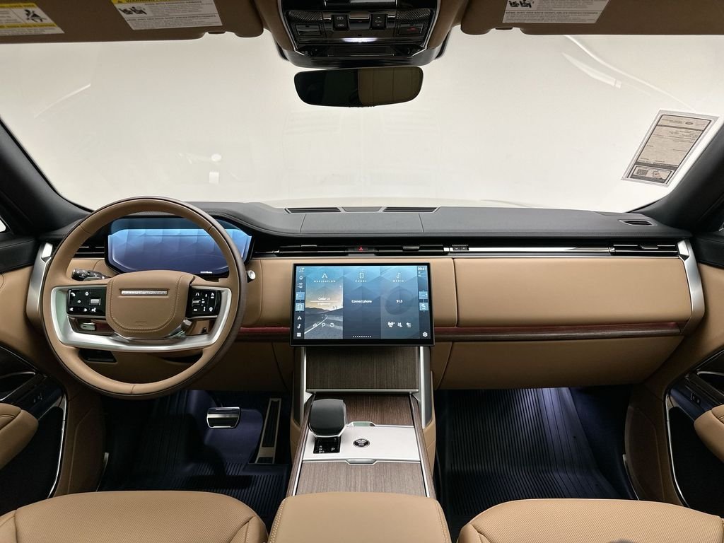 New 2026 Batumi Gold Premium Metallic Land Rover SE image 8