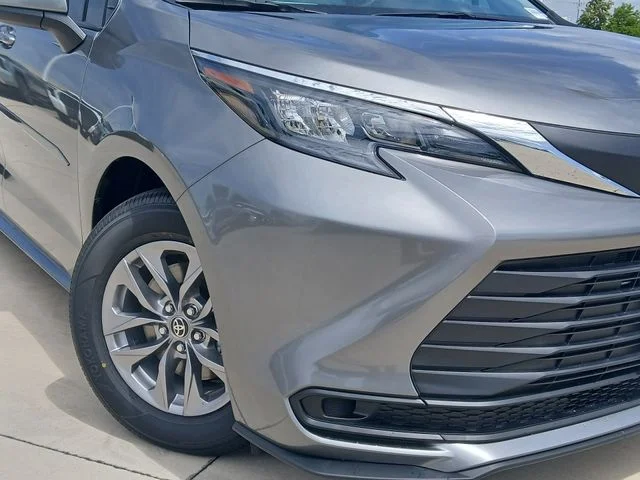 New 2026  Toyota LE image 3