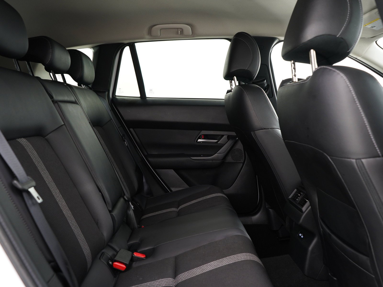 Used 2025 Wind Chill Pearl Mazda 2.5 S Preferred Package image 14