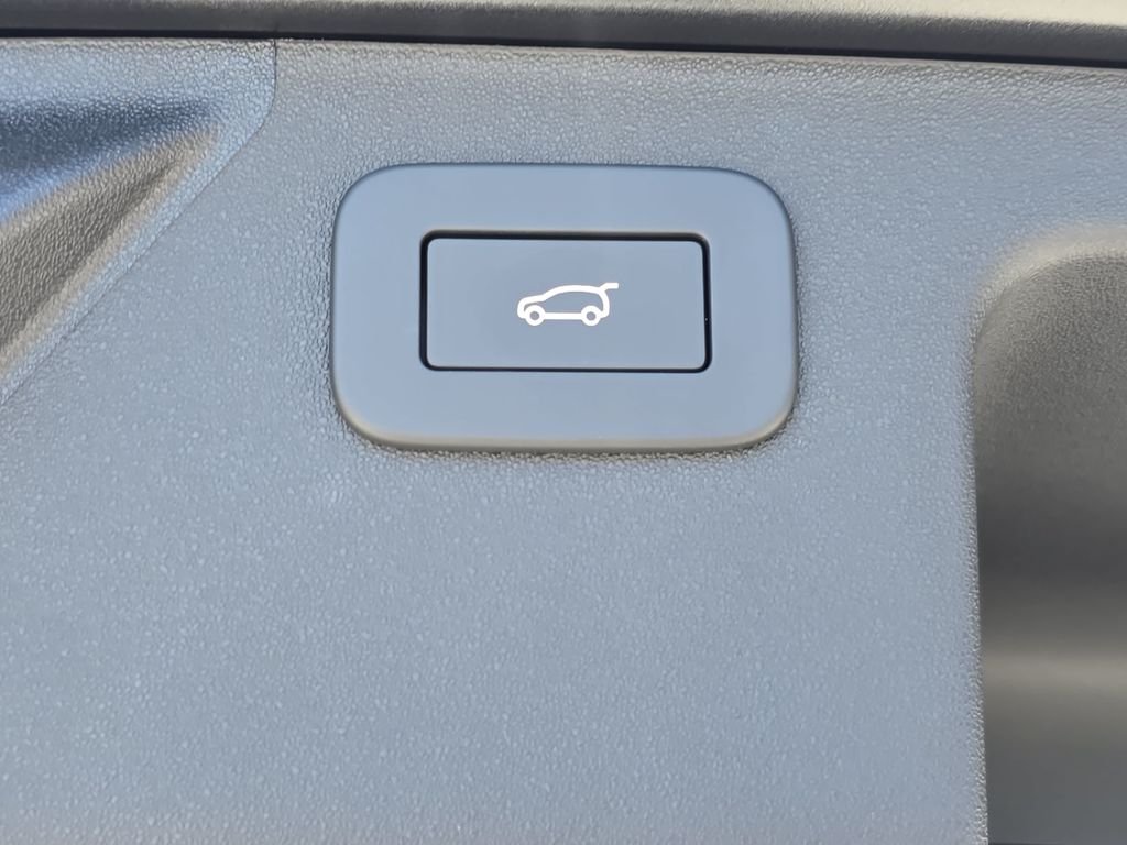 New 2026 Carpathian Grey Land Rover Landmark image 13