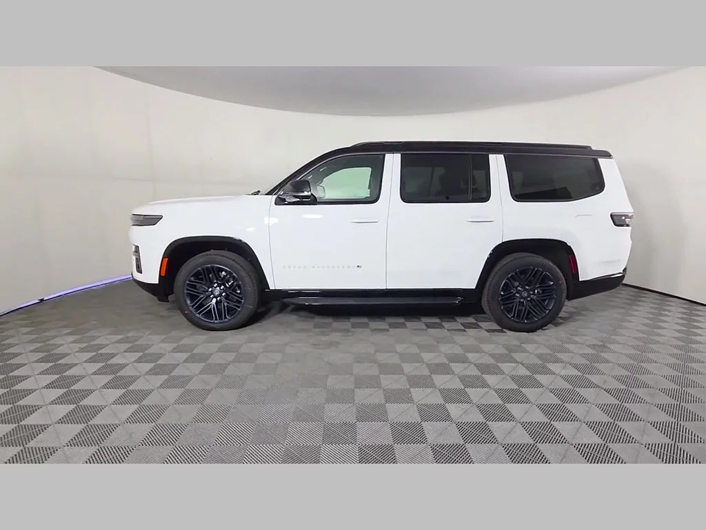 New 2026 Bright White Clear-Coat Exterior Paint Jeep 85th Anniversary image 35