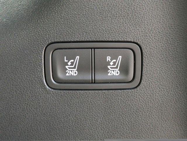 New 2024 Black Hyundai Limited FWD image 14
