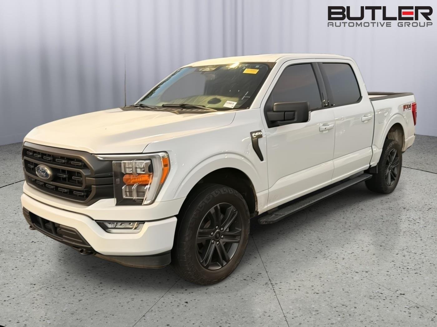 Used 2022 Oxford White Ford XLT image 2
