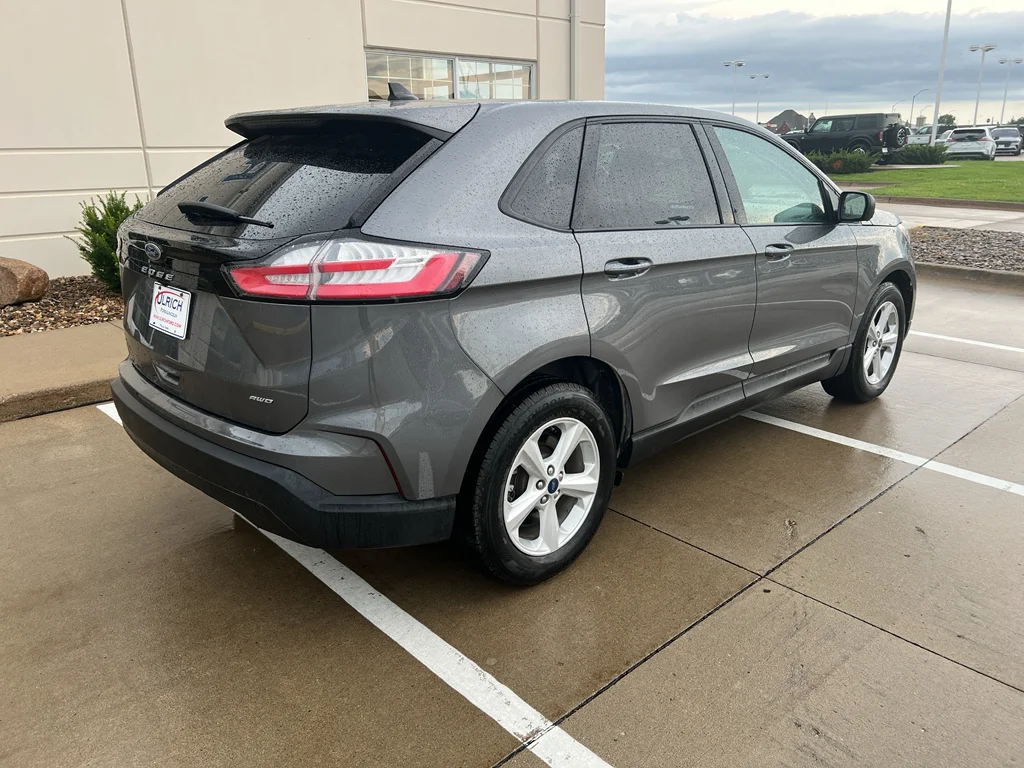 Used 2022 Carbonized Gray Metallic Ford SE image 9