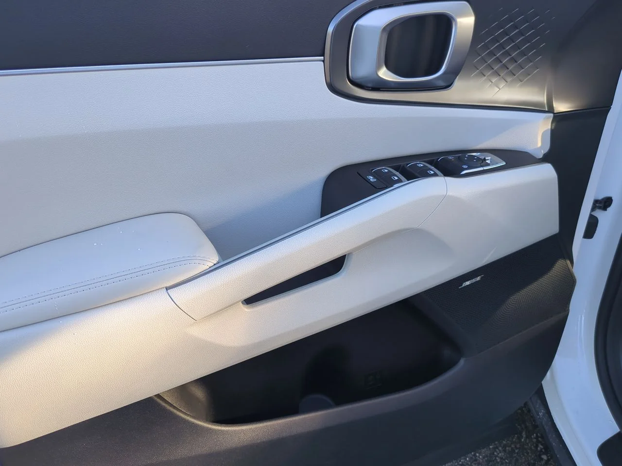 New 2026 Snow White Pearl Kia EX image 23