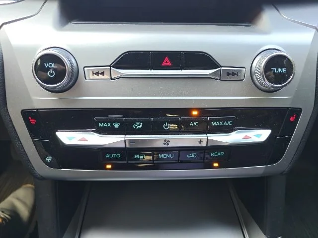 Used 2022 White Ford XLT image 11