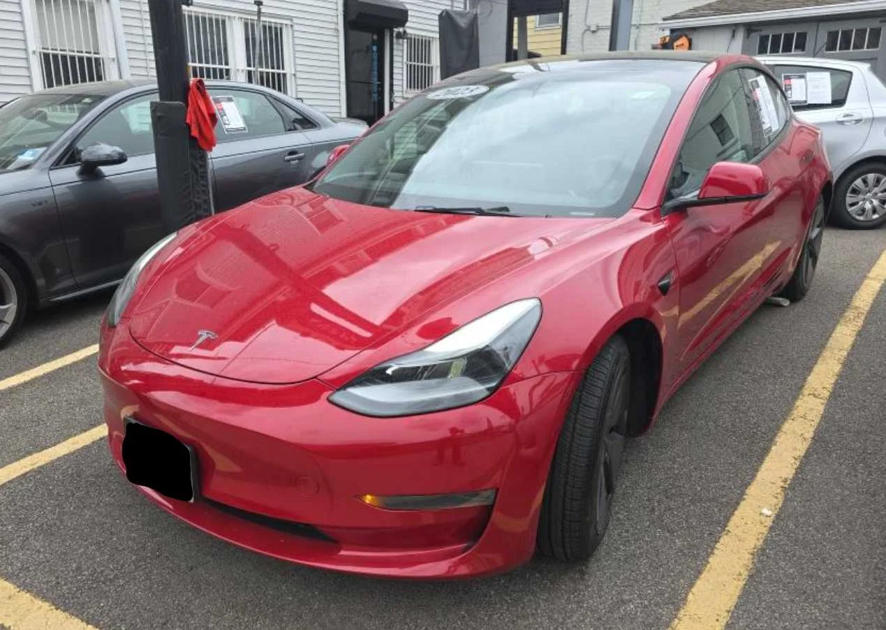 2023 Tesla Model 3 -'s photo